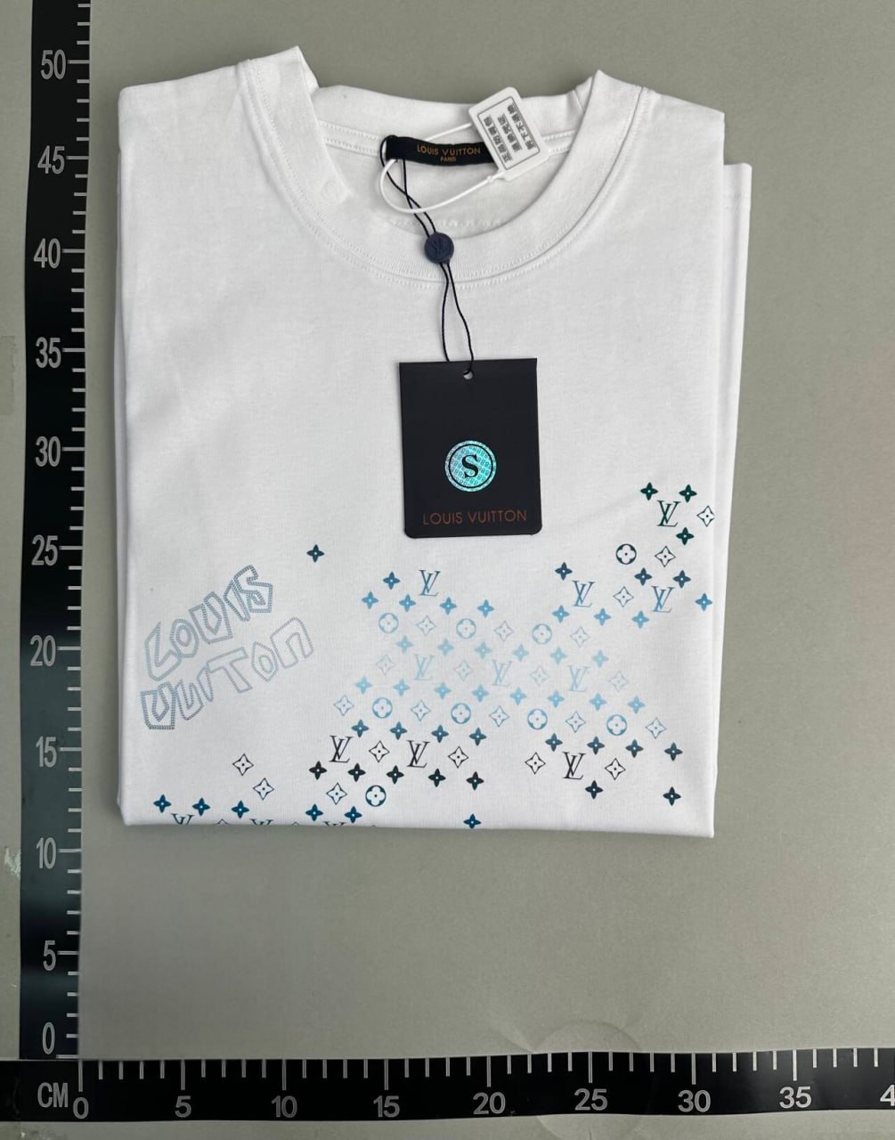 Louis Vuitton Graphic T-Shirts [21 styles]