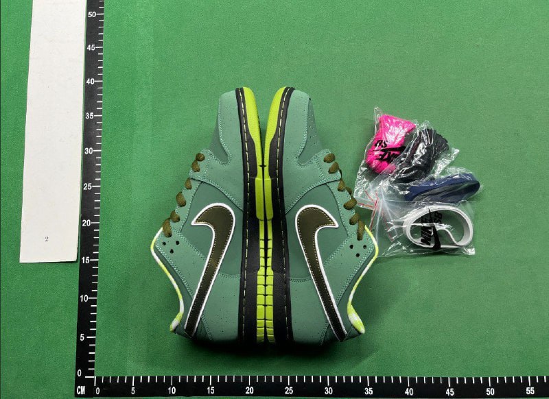 Nike Dunk Low Sneakers [11 styles]