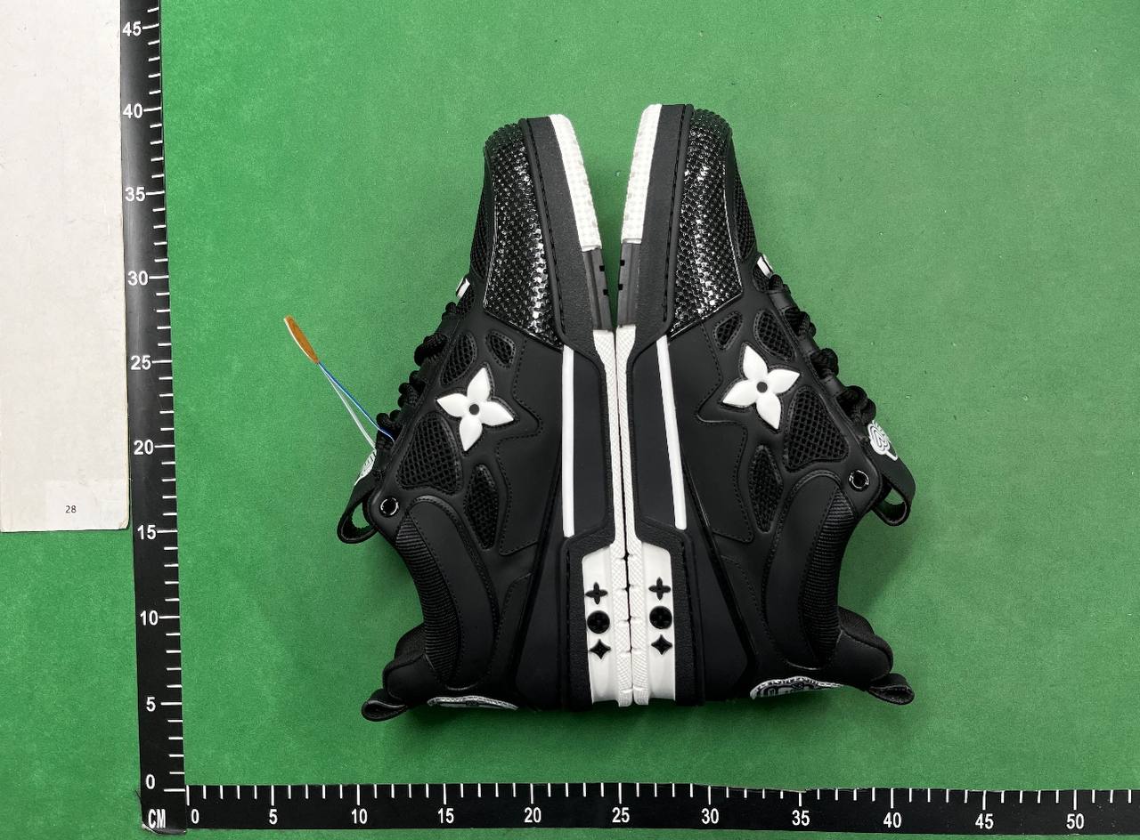 Louis Vuitton B22 Sneakers [37 styles]