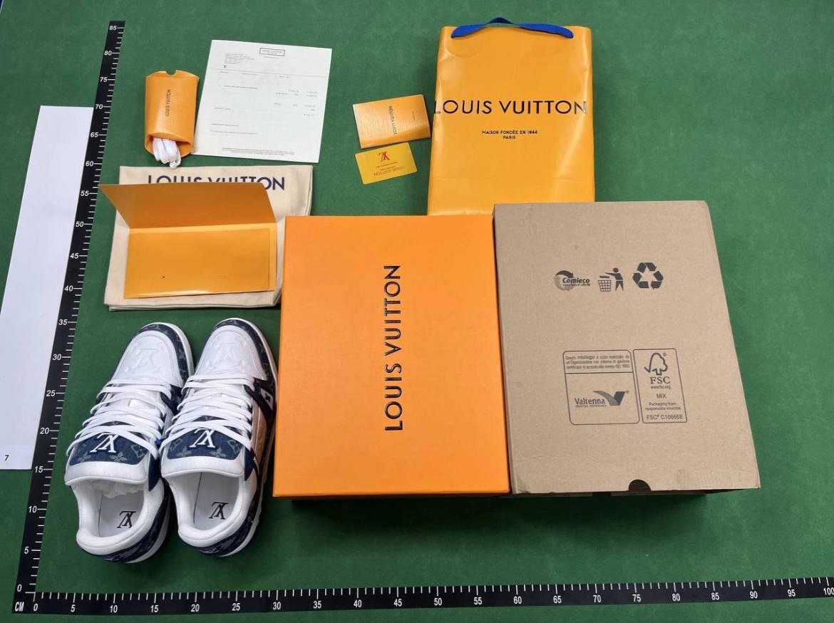 Louis Vuitton B22 Sneakers [15 styles]
