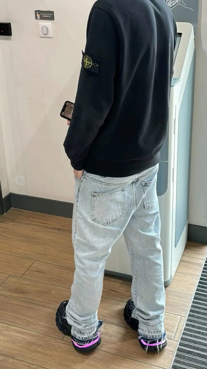 ONE ISLAND Star Logo Sweatshirt [36 styles]