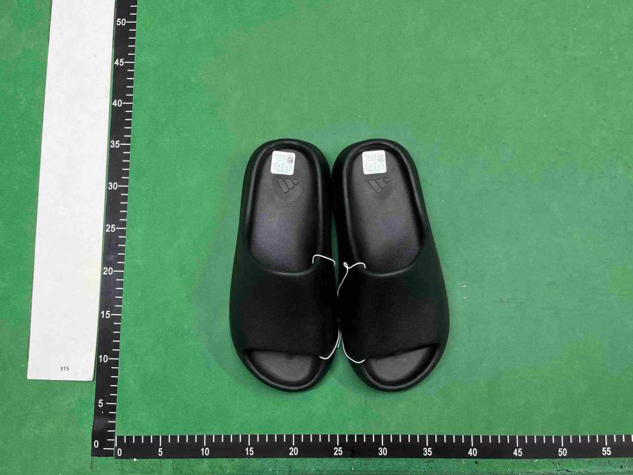 Yeezy Slide [23 styles]
