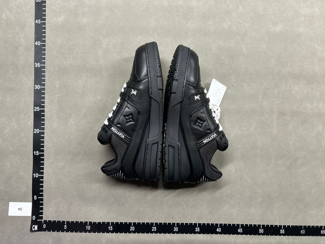 Louis Vuitton B22 Sneakers [29 styles]