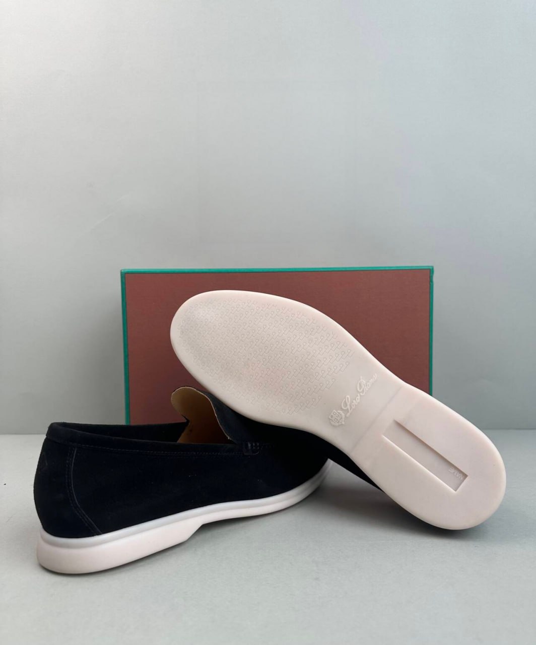 Suede Loafers [8 styles]