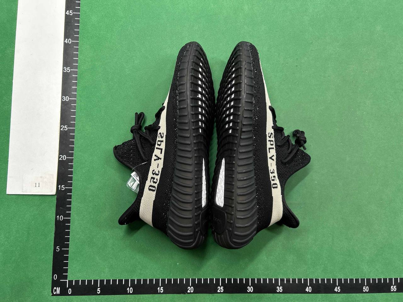 Adidas Yeezy Boost 350 V2 Sneakers [40 styles]