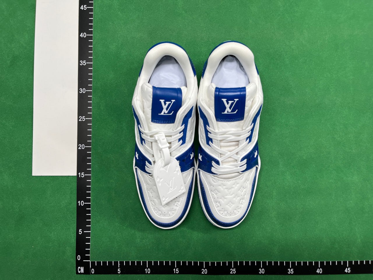 Louis Vuitton B22 Sneakers [29 styles]