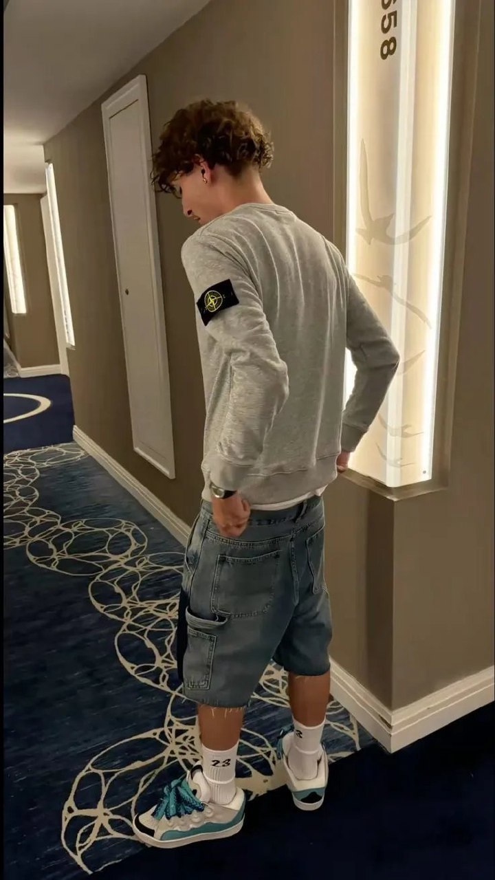 ONE ISLAND Sweater [36 styles]