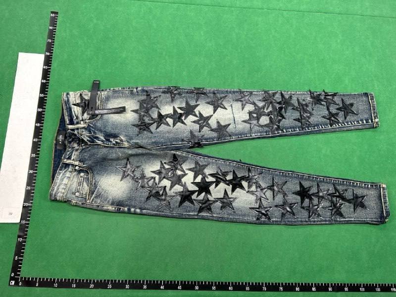 Balmain B22 Distressed Jeans [1 style]