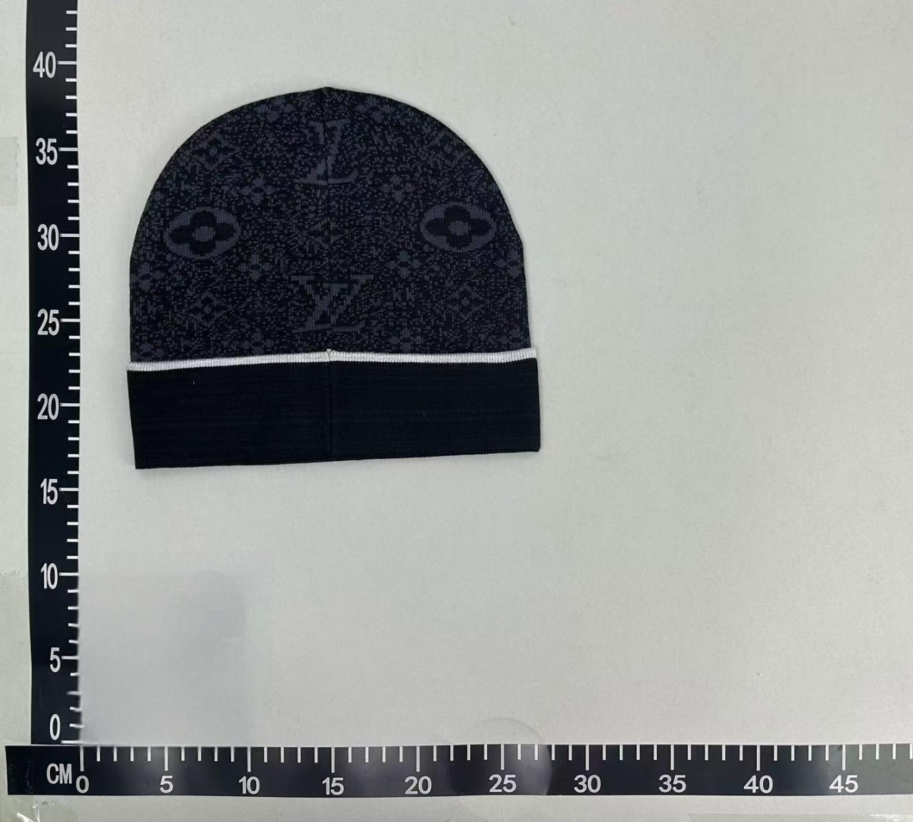 Louis Vuitton Monogram Beanie [9 styles]