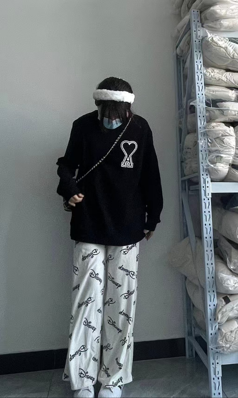 Ami Paris Heart Logo Sweatshirt [31 styles]