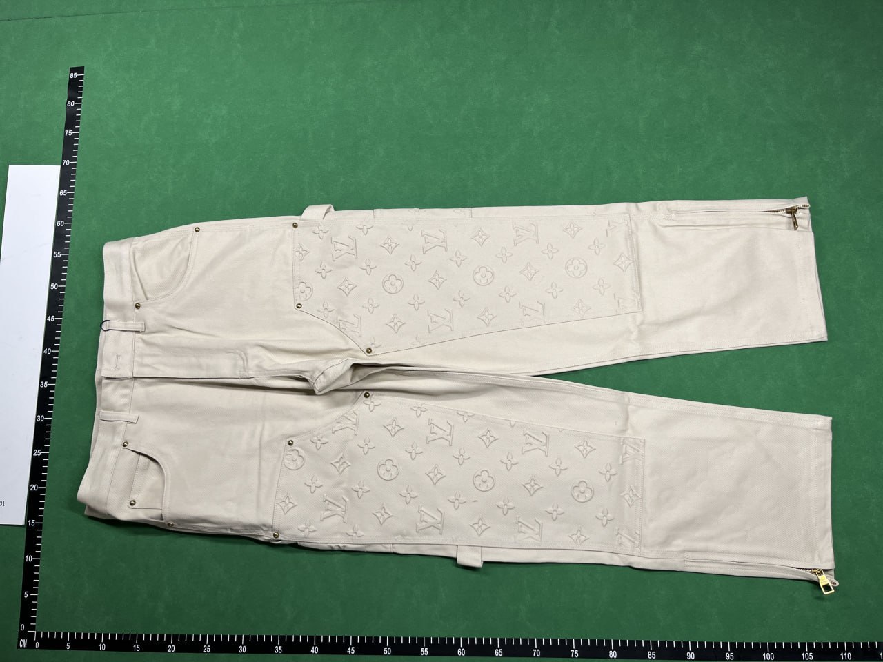 Louis Vuitton Monogram Cargo Pants [20 styles]