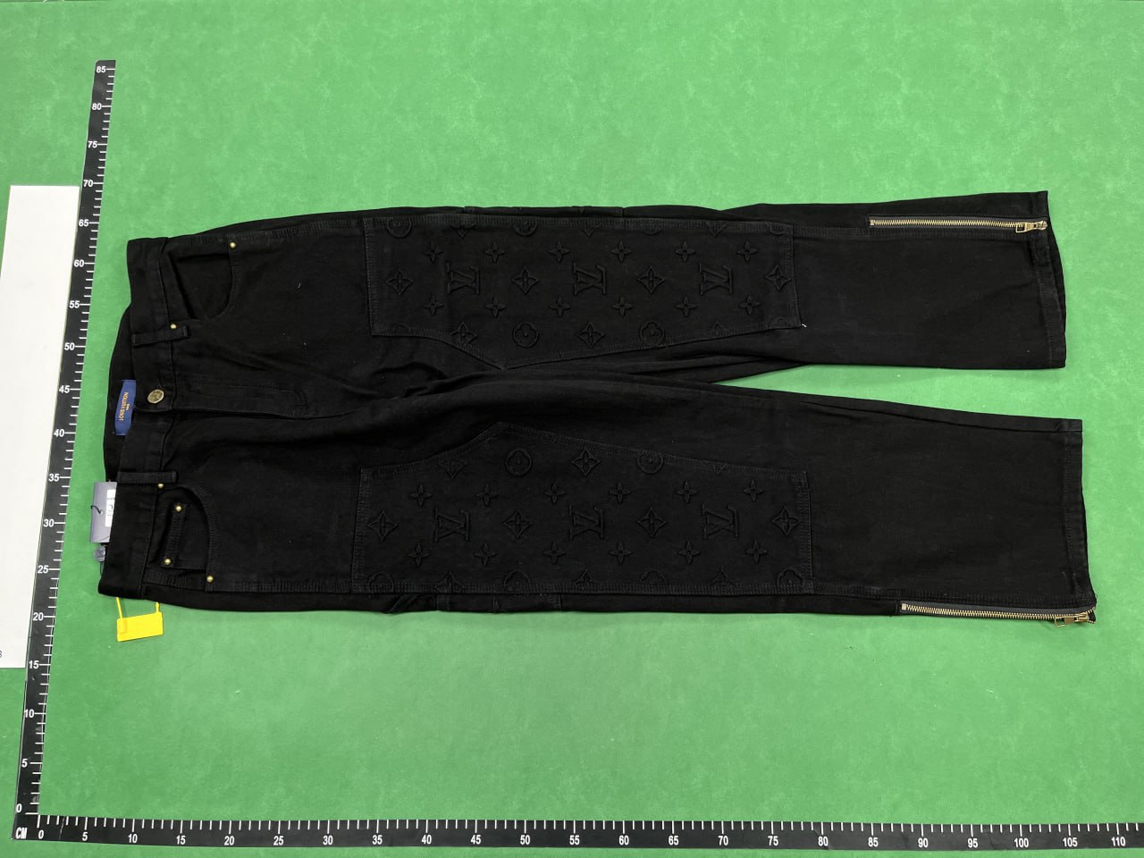 Louis Vuitton Monogram Cargo Pants [20 styles]