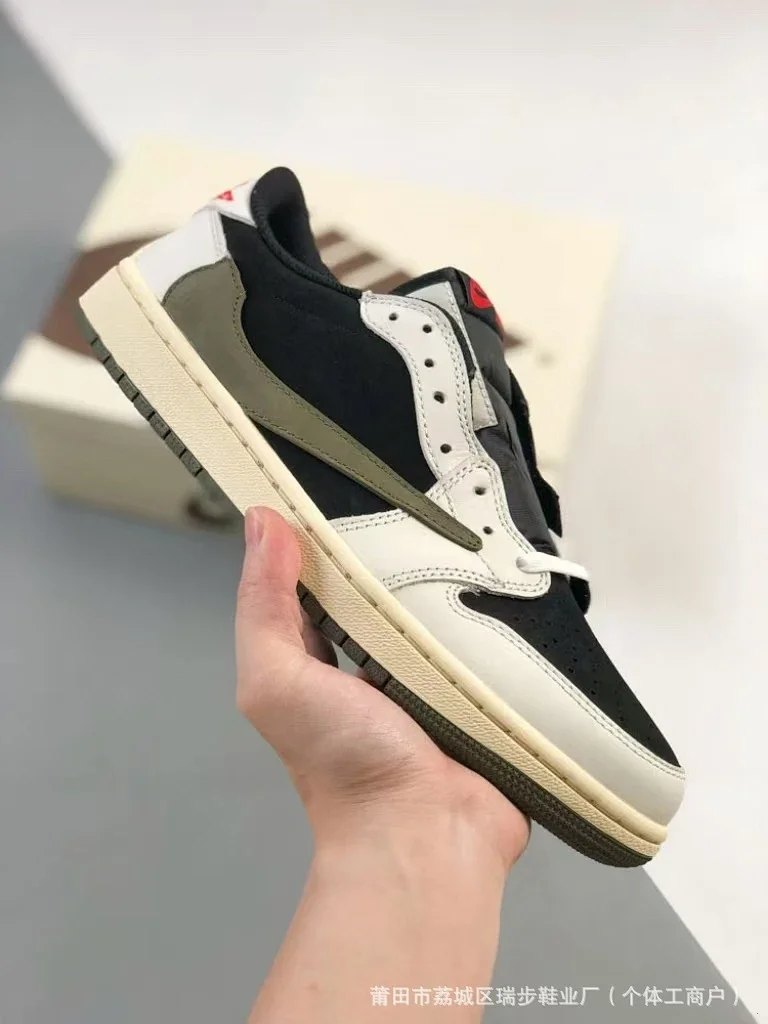 Air Jordan 1 Retro Low OG